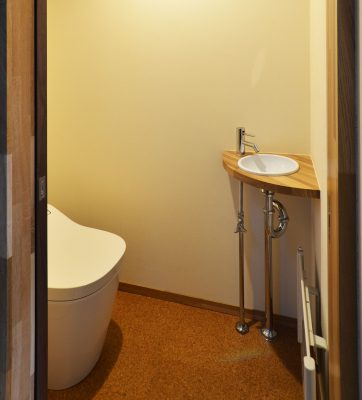 やさしい気持ちで手を洗う トイレ造作手洗い ワタシノ 札幌の注文住宅 マルワホーム企画